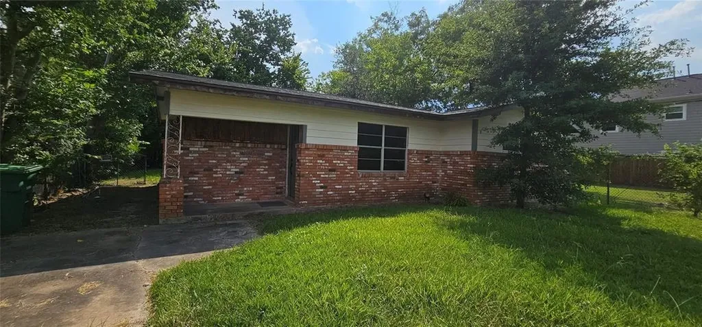 3610 Dennis Street Houston TX 77004