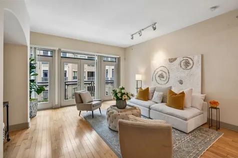 1901 Post Oak Boulevard 2607 Houston TX 77056