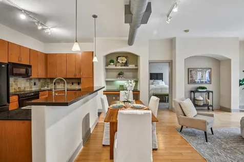 1901 Post Oak Boulevard 2607 Houston TX 77056