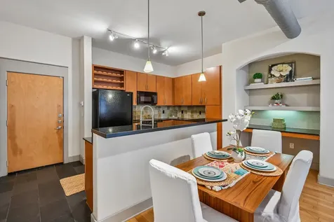 1901 Post Oak Boulevard 2607 Houston TX 77056