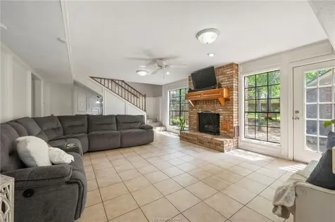 8711 Bent Tree Drive College Station TX 77845