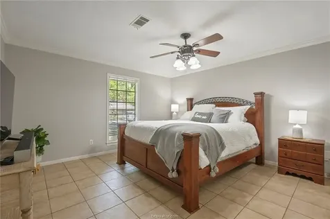 8711 Bent Tree Drive College Station TX 77845