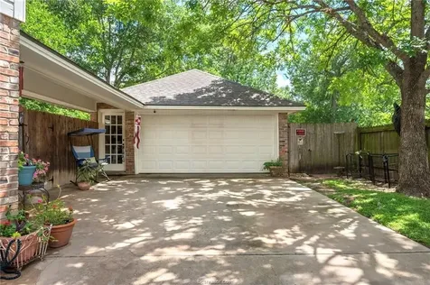 8711 Bent Tree Drive College Station TX 77845