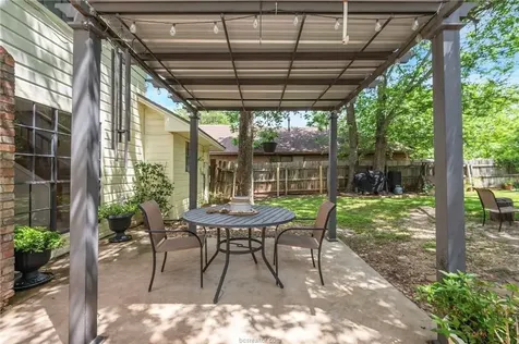 8711 Bent Tree Drive College Station TX 77845