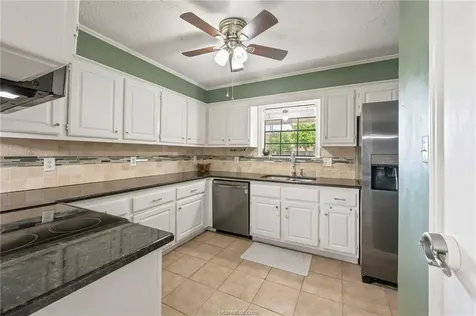 8711 Bent Tree Drive College Station TX 77845