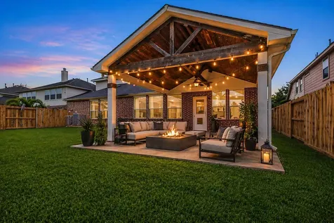 4438 W Maple Drive Friendswood TX 77546