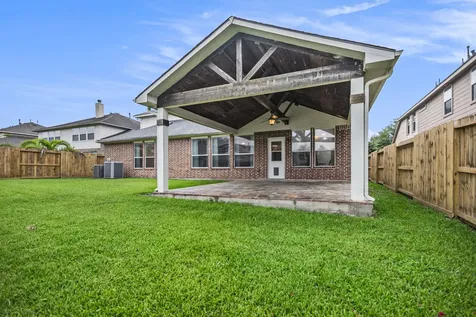 4438 W Maple Drive Friendswood TX 77546