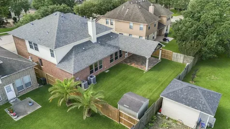 4438 W Maple Drive Friendswood TX 77546