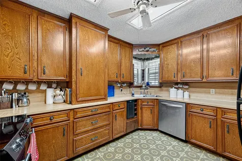 12021 7th 1/2 Street Santa Fe TX 77510