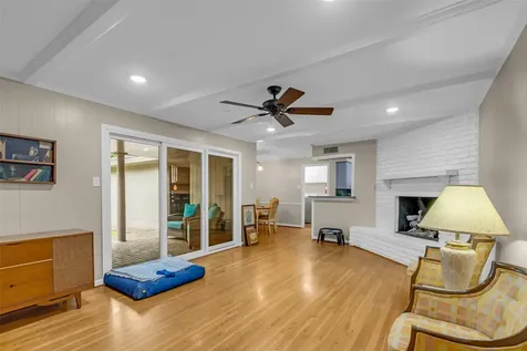 10051 Meadow Lake Lane Houston TX 77042
