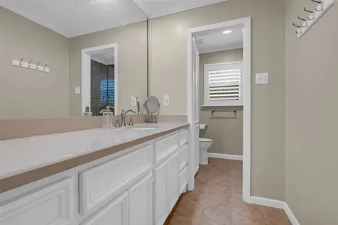 10051 Meadow Lake Lane Houston TX 77042