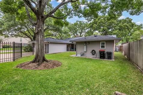 10051 Meadow Lake Lane Houston TX 77042