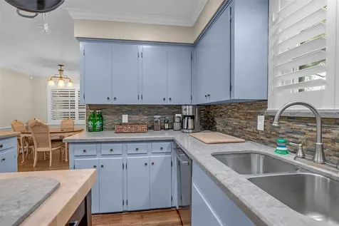 10051 Meadow Lake Lane Houston TX 77042