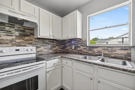 4118 Sunflower Street Houston TX 77051