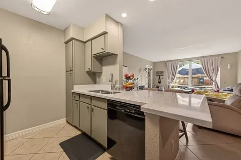 4649 Wild Indigo Street 336 Houston TX 77027