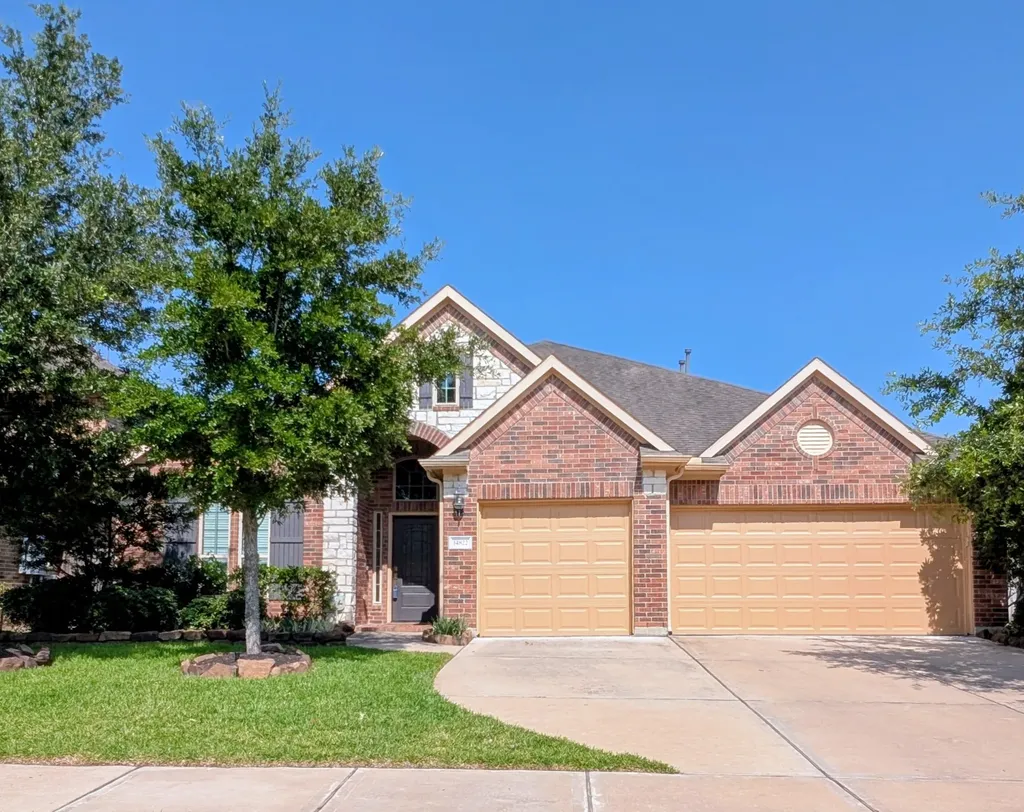 14822 Twin Waters Court Houston TX 77044