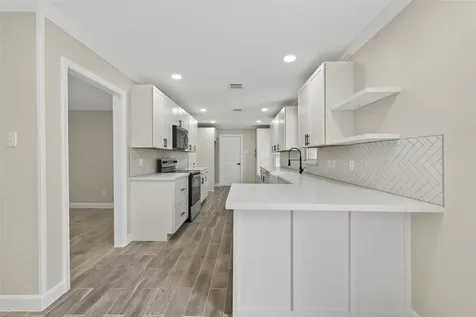 9642 Meadowglen Lane Houston TX 77063