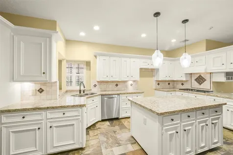 15 Crestone Place The Woodlands TX 77381