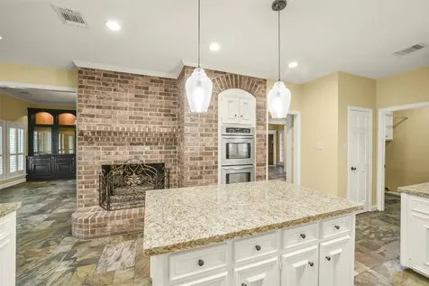 15 Crestone Place The Woodlands TX 77381