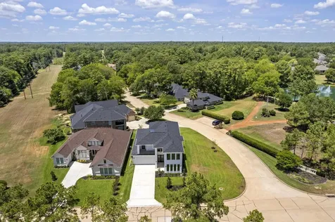 114 Bentwood Drive Montgomery TX 77356