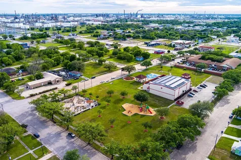 423 3rd Avenue N Texas City TX 77590
