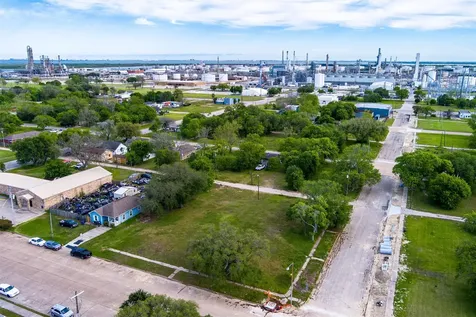 423 3rd Avenue N Texas City TX 77590