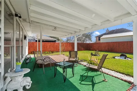 806 N Willow Drive Houston TX 77073