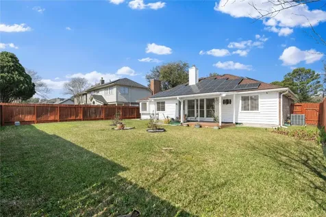 806 N Willow Drive Houston TX 77073