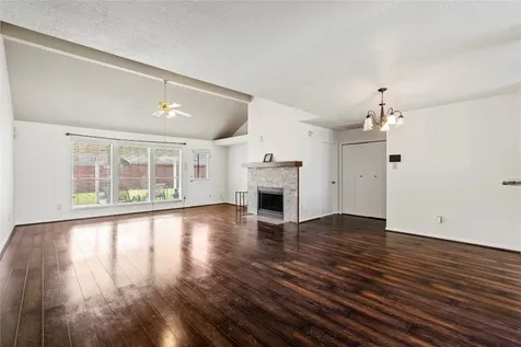 806 N Willow Drive Houston TX 77073
