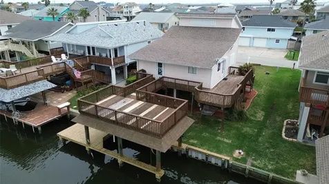 1031 Redfish Street Bayou Vista TX 77563