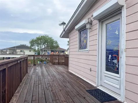 1031 Redfish Street Bayou Vista TX 77563