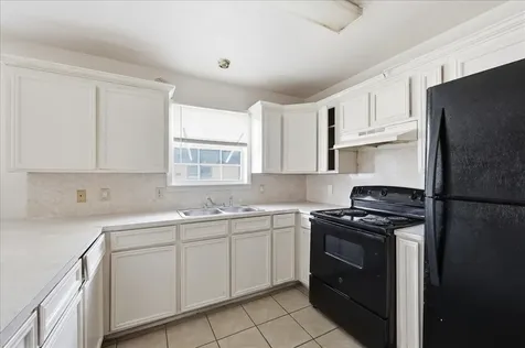 2020 Poplar Street Beaumont TX 77701