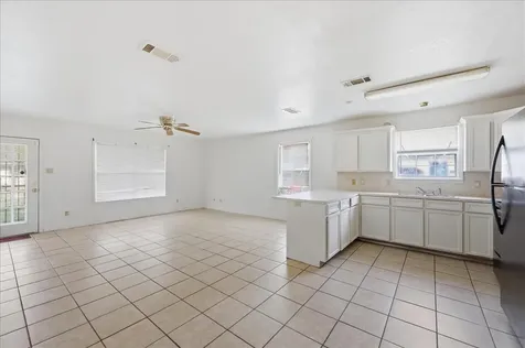 2020 Poplar Street Beaumont TX 77701