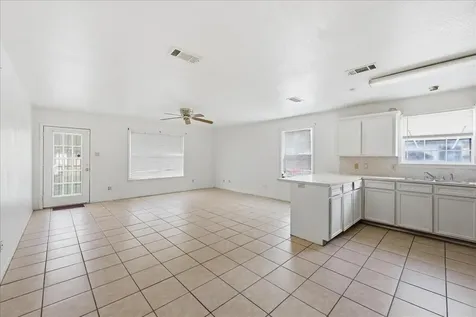 2020 Poplar Street Beaumont TX 77701