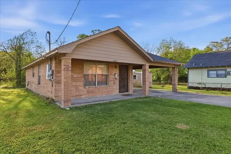 2020 Poplar Street Beaumont TX 77701