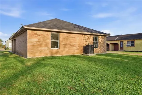 2020 Poplar Street Beaumont TX 77701