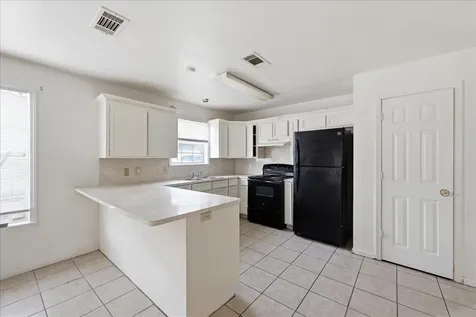 2020 Poplar Street Beaumont TX 77701