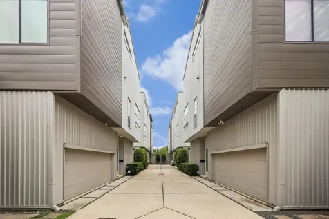 1153 W 17th Street Houston TX 77008