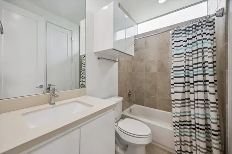 1153 W 17th Street Houston TX 77008