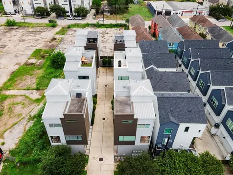 1153 W 17th Street Houston TX 77008