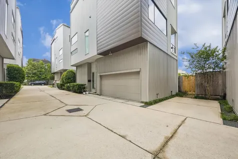 1153 W 17th Street Houston TX 77008