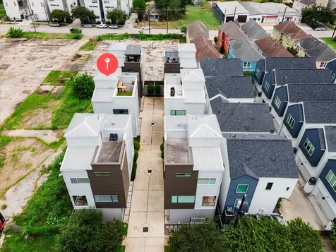 1153 W 17th Street Houston TX 77008