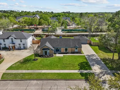 1508 Bayou Oak Drive Friendswood TX 77546
