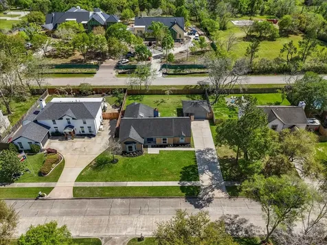1508 Bayou Oak Drive Friendswood TX 77546