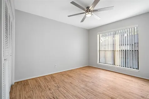 3100 Walnut Bend Lane 116 Houston TX 77042