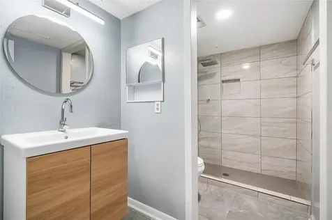3100 Walnut Bend Lane 116 Houston TX 77042
