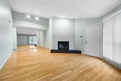3100 Walnut Bend Lane 116 Houston TX 77042