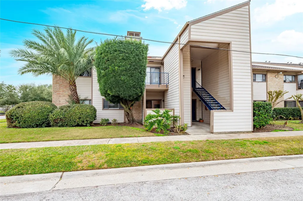 7069 N Holiday Drive Galveston TX 77550