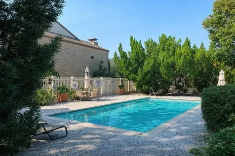 7069 N Holiday Drive Galveston TX 77550