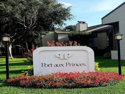 7069 N Holiday Drive Galveston TX 77550